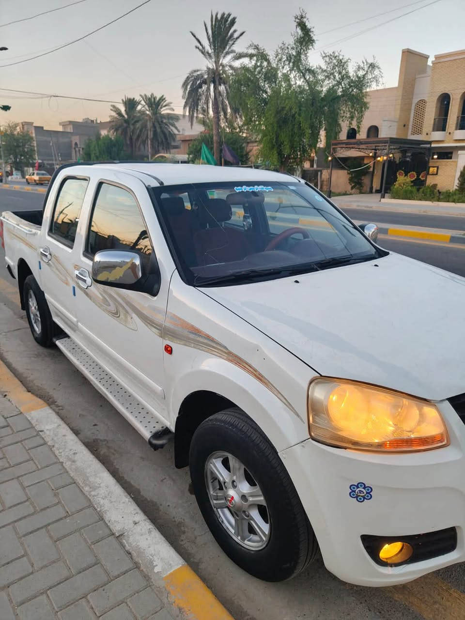 السلام عليكم 
كريت ويل ٢٠١٥
سياره نظيفه كفالة عامة تبريد حدادية مكينه كامله مناقصها برغي عارضها ٨٥ وبيها مجال مكانها بغداد 
***********
