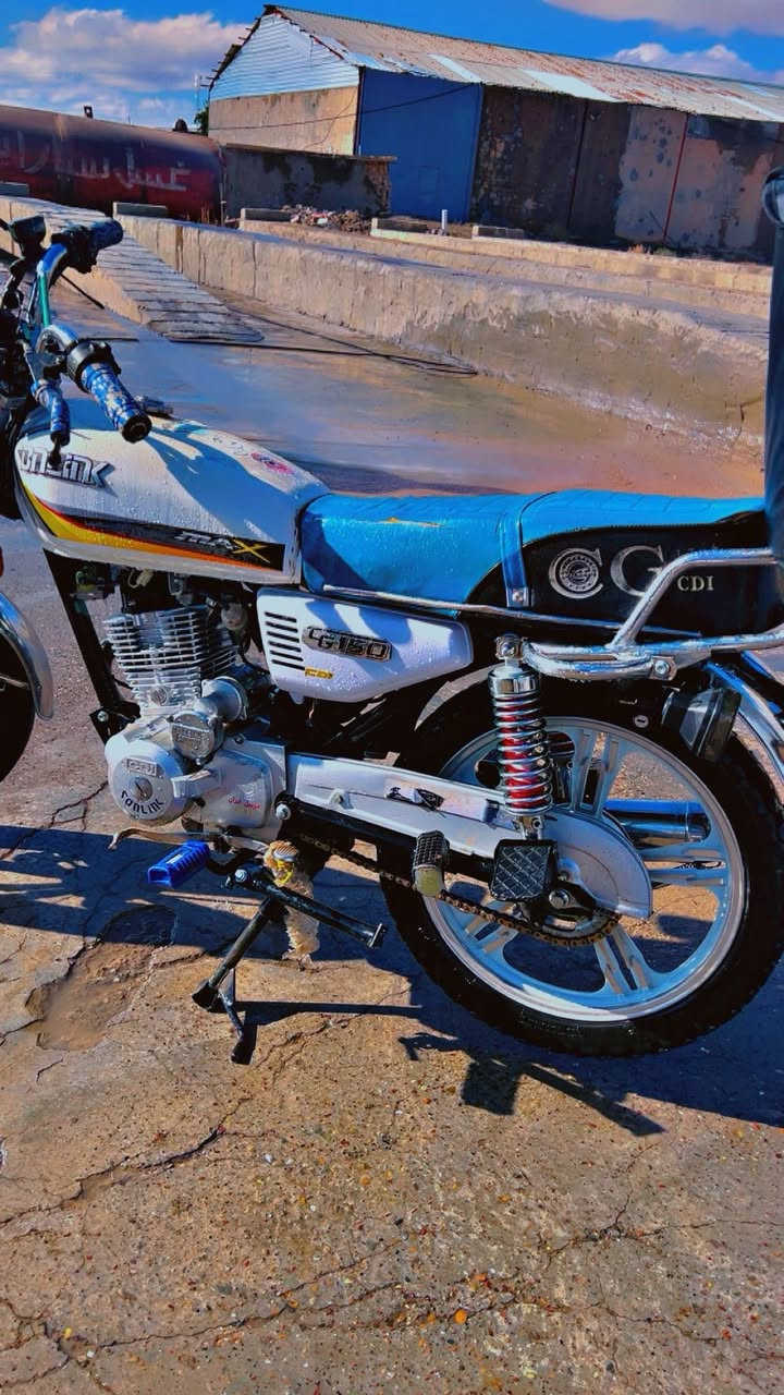 السلام عليكم
دراجه للبيع 
موديل 23 
محرك وكير شرط 
باتري جديد كلجات جدد دبلات جدد دراجه مامتعوبه ونضيفه وكلشي بيها شرط وشغال 
السعر 600 وبيها مجال قليل للشراي 
العنوان/بيجي / الحجاج
***********
وحياكم الله
