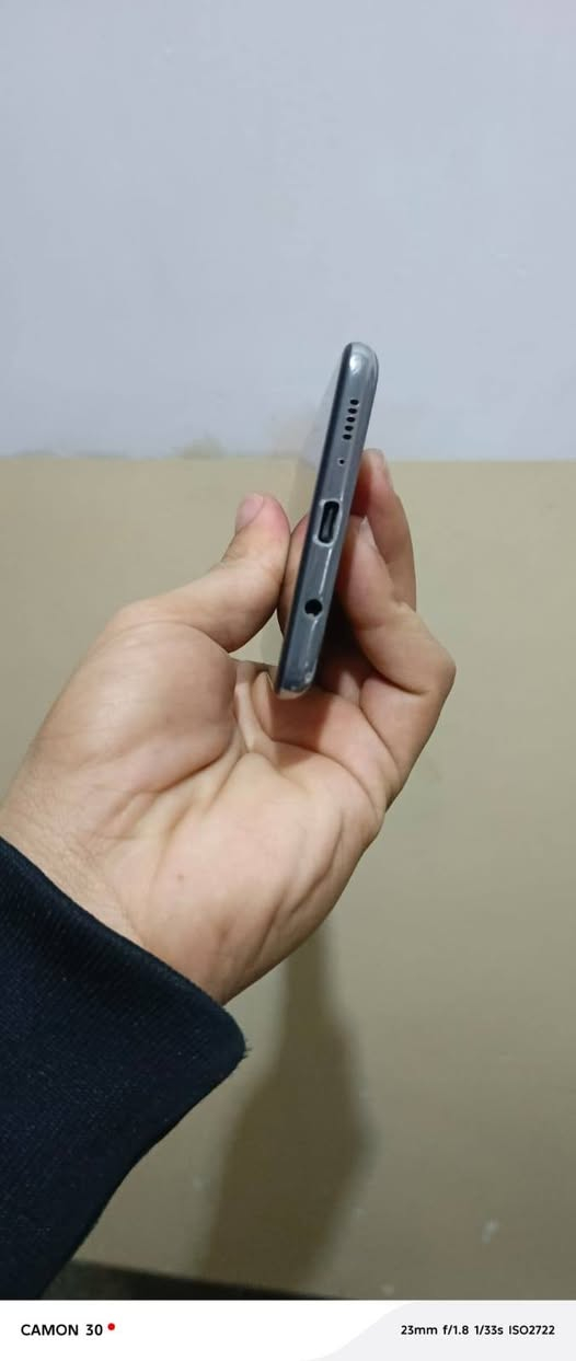 سامسونج a71
ذاكرة 128 
رام 8
مبدل ظهر 
يحتاج كامرات خلفية 
كامرة امام وضحه دمعه 
شاشة اصلية شرط 
بيها شوية طبع واضح ب صور 
ببجي 60 فريم 
دبل شريحة SIM
سعر 90 وبي مجال حك جيه 
مكاني حي سماح


**إذا كنت صاحب هذا الإعلان وتريد حذفه لأي سبب، رجاءا أرسل رسالة إلى الدعم الفني**