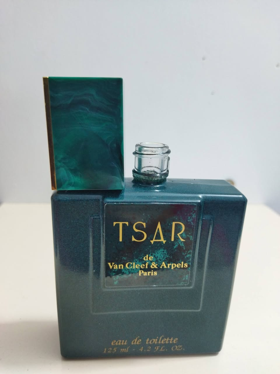 السلام عليكم ورحمة الله وبركاته 🌷
متوفر للبيع عطر Tsar Van Cleef & Arpels اصدار نادر جدا وقديم جدا سكب غير مستخدم حجم 125 مل السعر 230 دولار
لحجز العطر يرجى التواصل على الخاص مباشرة 
متوفر توصيل مجاني لجميع المحافظات


**إذا كنت صاحب هذا الإعلان وتريد حذفه لأي سبب، رجاءا أرسل رسالة إلى الدعم الفني**
