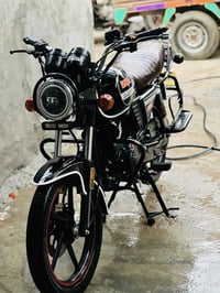 للبيع 26 محرك ٢٠٠ مكفوله من كلشي ١٥٠٠ بيها مجال حله ابي غرق. 078385007...