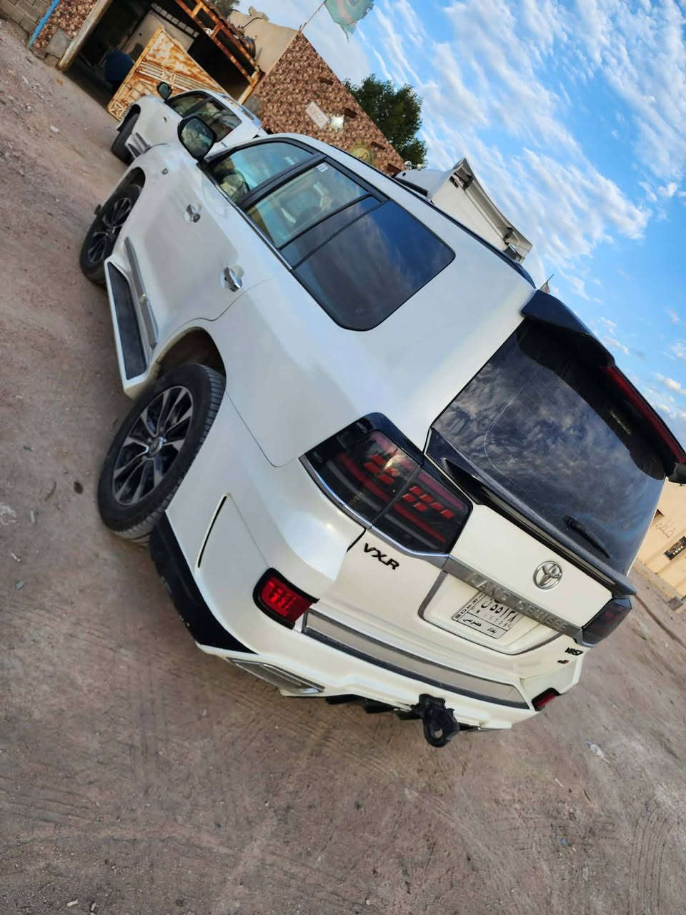 سلام عليكم لاندكروز 2013 محدثه تحديث سبورت داخل خارج كاز 8سلندر مصفحه ومشيول تصفيح صبغ عام توحيد لون سياره جديده رقم بغداد باسمي تحويل مباشر مكاني الزبير الرميله شمالية سعر 290  رقمي ***********
