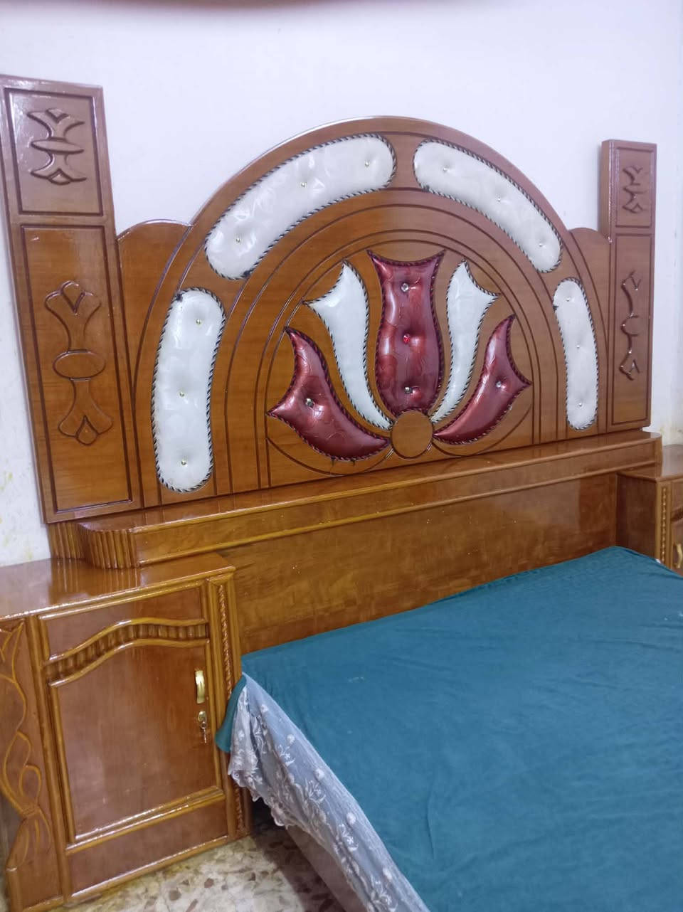 مكلف بلنشر غرفه تسكام نجاره تكمه اخت الجديده متنشال درجه اولى صاج داخل وخارج مليون وبيه مجال مكانه حله للاستفسار الاتصال بالرقم ***********
