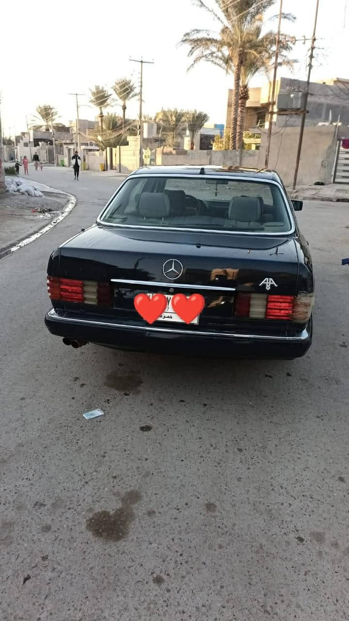 مارسيدس رأسي باب طويل موديل 85 لون حبري محرك ففتي 3000 رقم بغداد بأسمي السعر 60 وبيها مجال للأستفسار الاتصال على الرقم ***********
