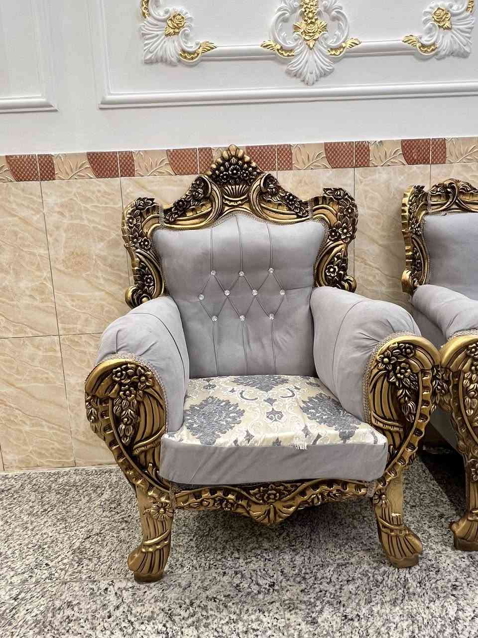 السلام عليكم تخم ملكي للبيع جديد رقم هاتف ***********
