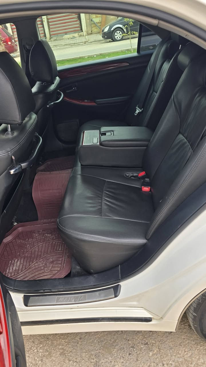 سلام عليكم
ماجستا للبيع موديل 2006اصل بصمه رصاصي 
رقم بغداد مبايعات وكاله فقط مشموله بل قرار 
اربع دكم فتحه داخل مخمل بي تلبيسه جلد من اليابان تحوير نجف تخم تاير جديد حداديه جديده
كفاله عامه  مكاني النجف ***********بيع فقط السعر120قفل قفل بيع قفط
