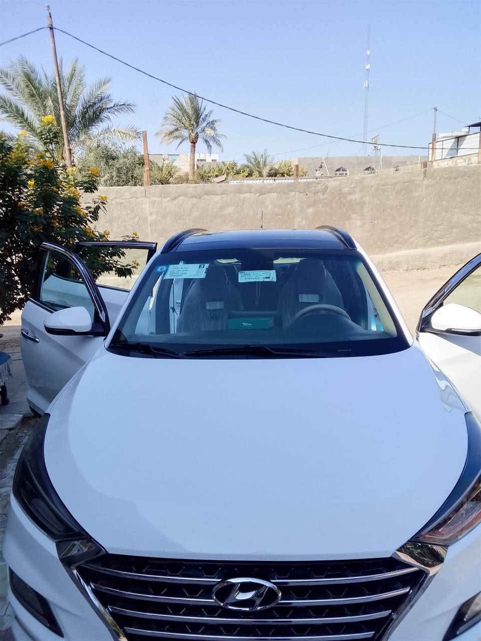 ا
السلام عليكم 
توكسان 2020 بغداد رقم جديد 
السياره باسمي مكاني نجف السياره بارد قليل بدون صبغ سعر  207 رقم الهاتف ***********
