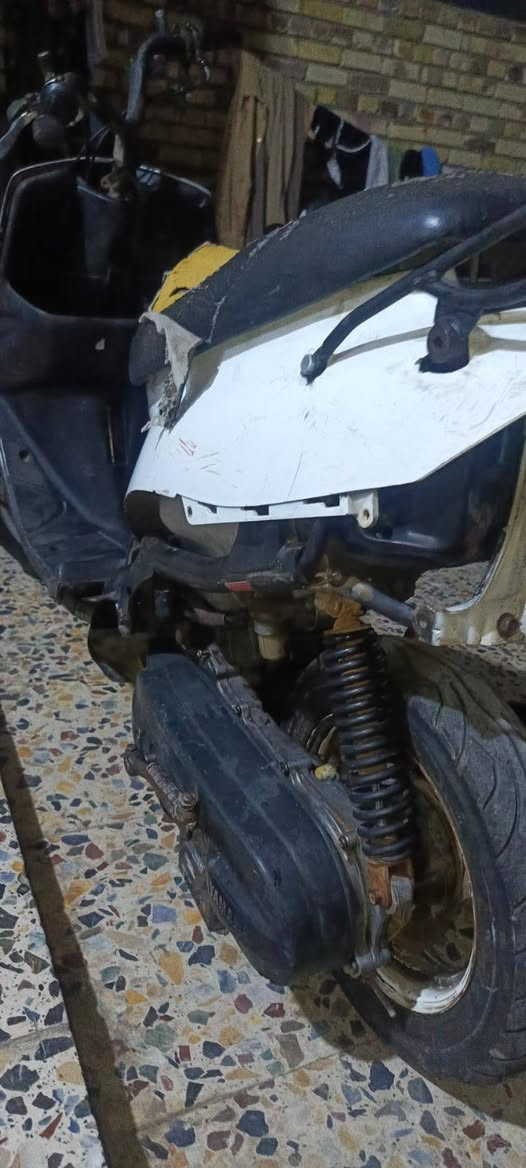 السلام عليكم شباب دراجه للبيع نوع يوماهة بيجي تسعه زروف ألون أبيض دراجه مفتوحه مره وحده المكينه 80الدراجه كهربائيات شغاله عوزها بس قايش وراجز مال سلف اذا تريد تشغل سلف الدراجه تأخذها هيج مجزع بيها وصل السعر 175 وبيها مجال للطيبين للاستفسار الاتصال على هذا الرقم *********** أو واتساب مامتواجد ماسنجر
