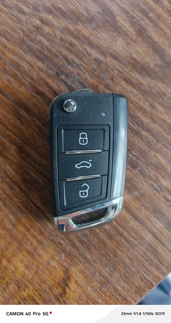 للبيع العدد ٧٠ قطعة
‏‪***********‬‏
