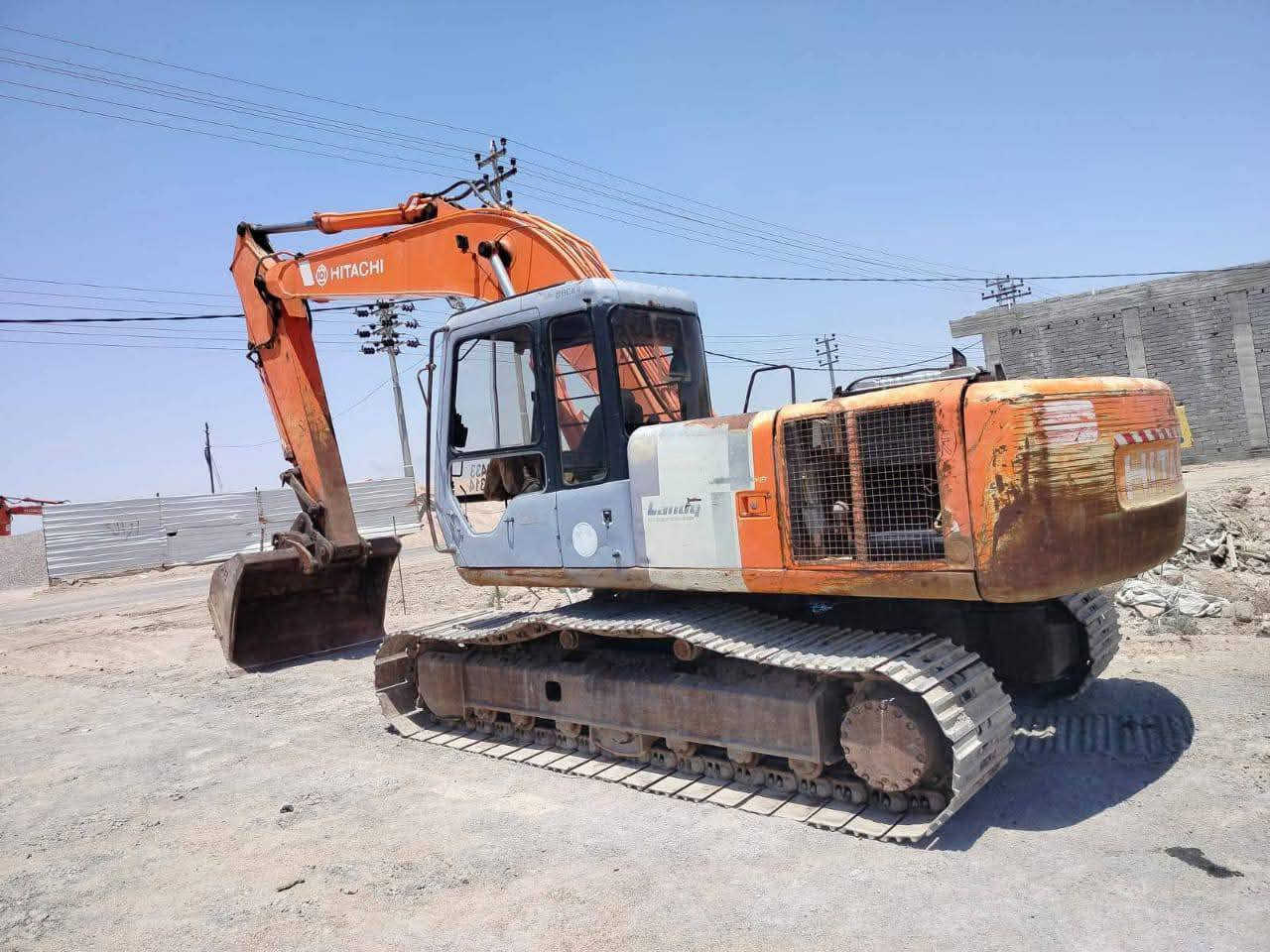 سلام عليكم حفارتين للبيع تو موديل 93 جاهزات للعمل صرف جدد رقم الهاتف ***********
