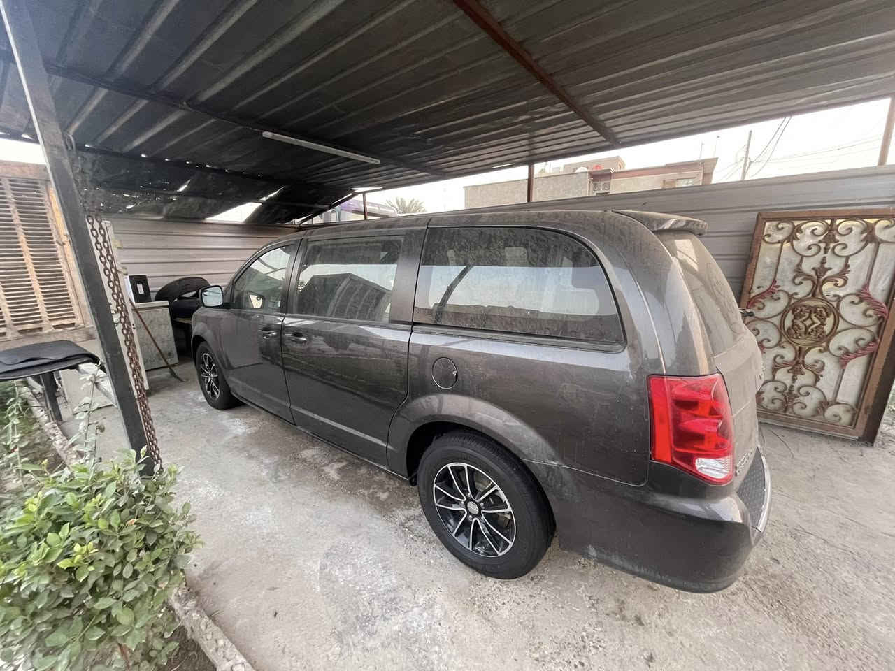 دوج كرفان Gt مديل 19ا
السياره فول مواصفات بيبان كهرباء صنوك كهرباء 
كشنات كهرباء جلد تشغيل عن بعد  تخم تاير جديد 
ماشي 53 الف كيلو  حادث السياره باب الصندوك مبدل ومصبوغ  وبيها صبغ بل هلال  السياره بدون ايرباك  
السعر 22 الف  مكانها الدوره   ***********
