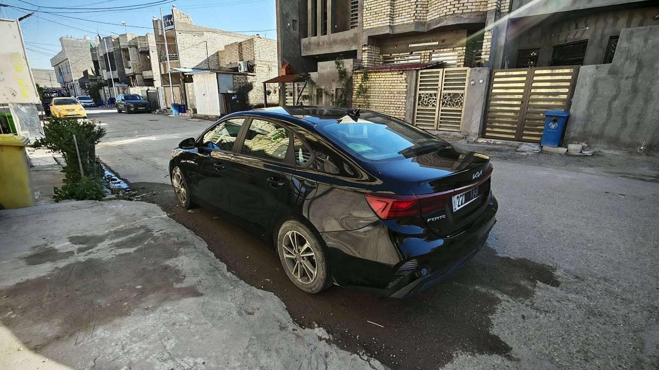 كيا فورتي 2023 وارد أمريكي
- فئة LX
- اللون اسود
- ماشية 40,400 ميل
- نص فول

المواصفات:
1- محرك 2000 دوش مرغوب
2- شاشة 
3- رادار أمامي
4- تنبيه الخروج عن المسار
5- نظام تحديد السرعة كروس
6- تنبيه الخروج عن المسار
7- أنظمة قيادة مختلفة
8- فول تحكم ستيرن
9- لايت لد ثلجي أمامي مبدل بمكان الهالوجين الاصفر

- حادث السيارة بنيد وجاملغ أمامي فقط بارد بدون أي صبغ. 
- باقي السيارة كفالة عامة من مكينة وكير وحدادية. 
- مرفق وياها صور الحادث بأمريكا وصور السونار داخل العراق. 
- رقمها أربيل والسنوية بأسمي وسنويتها جديدة تنتهي عام 2030.
- العنوان بغداد الشعب.
- السعر 148.000دولار وبيها مجال للشراي. 
- للاستفسار الاتصال على الرقم ***********
