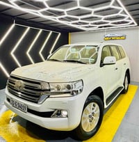 لاندكروز • ٢٠١٩ • ١٠٠٠٠٠ كم