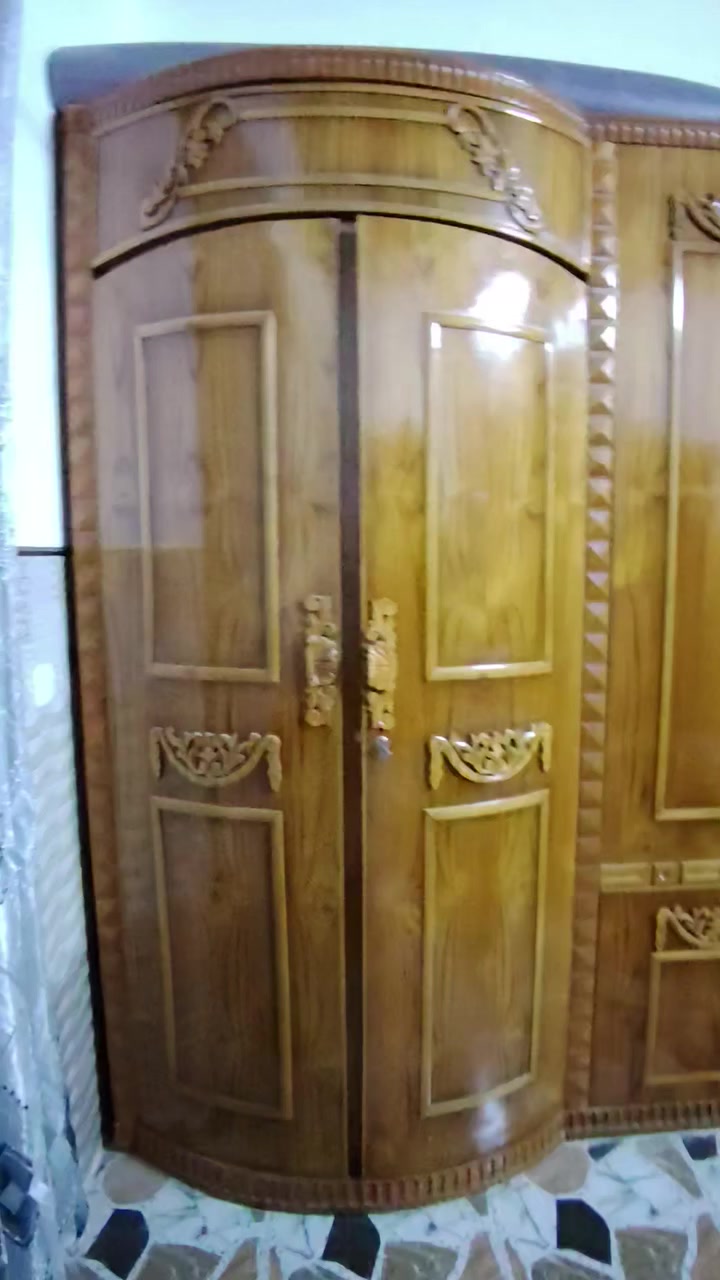 متاح غرفه نوم جديده. السعر مليونين و100. مكاني موصل جانب الايسر. الرقم ***********
