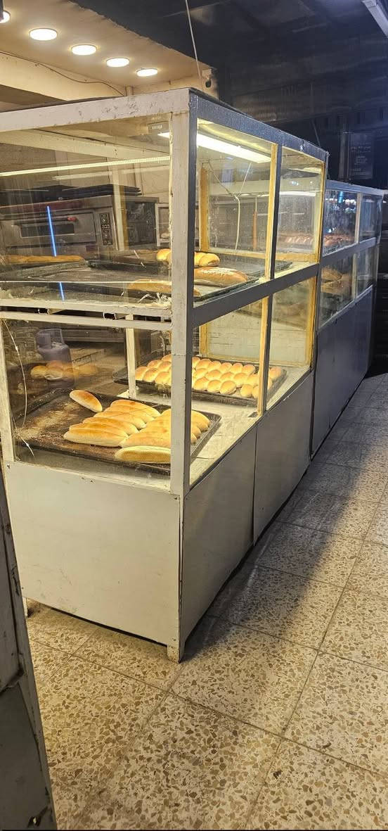 فاترينات للبيع بغداد اليرموك حي الداخليه***********
