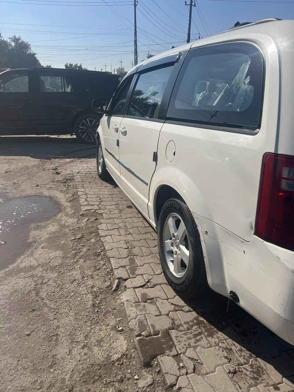 سلام عليكم دوج كرفان  2010.
حادثها جاملغ خلفي موضح بلصور 

مواصفات 

بيبان سلايد كهرباء 

تبريد ٣قطع 

منظومة عاز 

تحكم ستيرن 

تخم

 تاير جديد 

محرك ٣٨٠٠

صدر جديد مصار شهر 

سيارة احلى من لصور 

مكاني بغداد 

السعر 128

***********

***********
