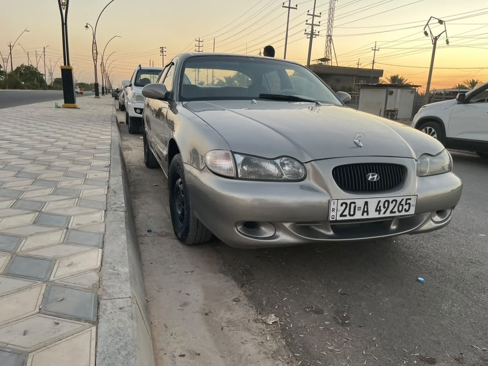 سوناته موديل 2000محرك وكير جدد صدر دبلات جدد تخم تاير جديد لوك كهربائيات كلها شغاله مصبوغه عام شرط بدون اي ظرر  وصبغه درجه أولى سياره جاهزه من الدعاميه للدعاميه عوزها فقط التبريد يفصل مكان السياره ديالى قرب تقاطع القدس للتواصل ‭***********‬ اخوان اني مكلف بلنشر
