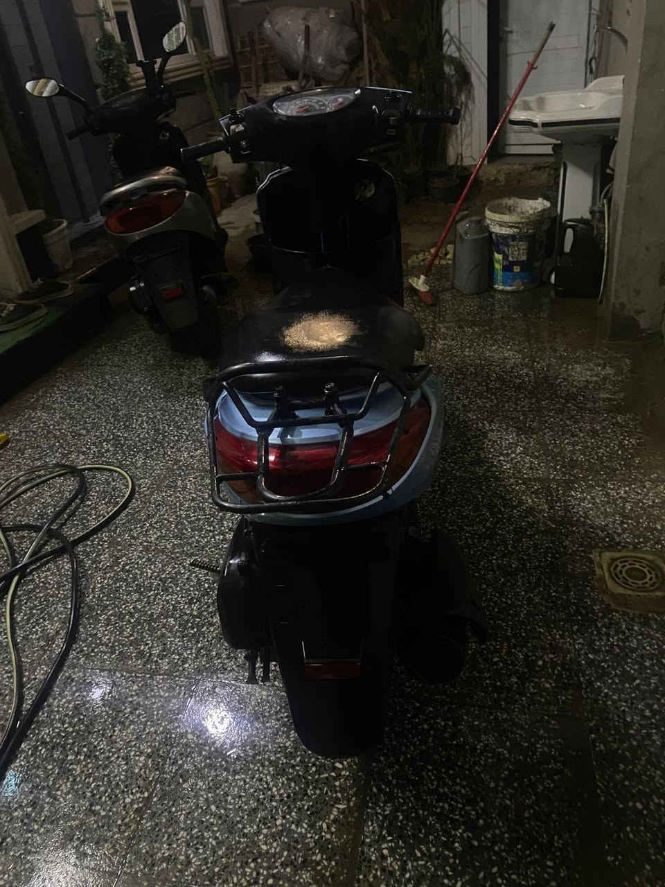 السلام عليكم ورحمه الله وبركاته 
دراجة بريز ١٤٠ للبيع 
نواقص الدراجة فقط دكمة الهورن 
سعر الدراجة ٥٥٠ مستعجل على بيعتهة دراجة نضيفة و قوية 
مكاني بغداد الدورة المعلمين  قرب السقيفة 
رقم ***********
