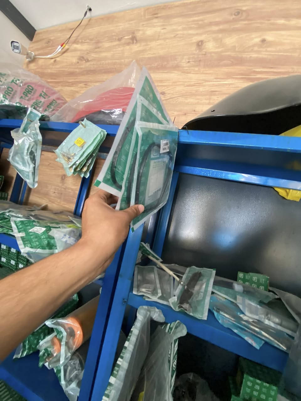 شلعه غراض للبيع 
ابيع جوه سعر القاىمة بخصم اخصم من مجموع بس ابيع شلع كل متوفر 
عنواني بغداد السيدية 
***********
الواتساب 
***********
