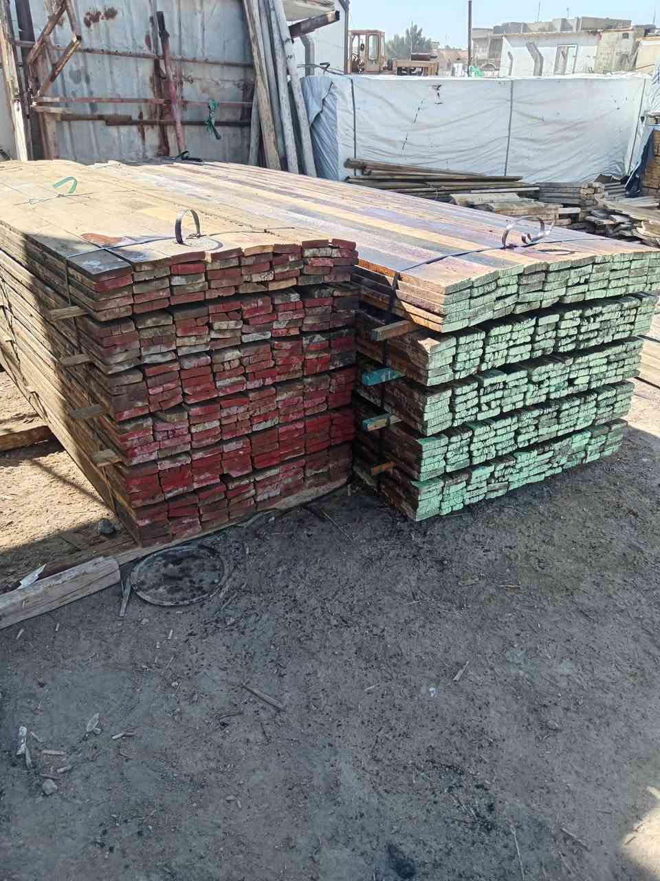 مكعبين لوح طول 4متر ومكعبين لوح طول3 متر نضيف العنوان حله شارع ٨٠ مجاور مؤسسة العين *********** //***********
