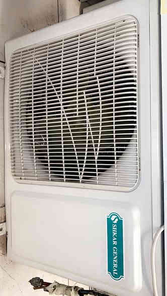 سلام عليكم للبيع سبلت حجم 1 طن نوع SHKAR GENERAL الاصلي باب اول نضافه 100‎%‎ بدون اي تصليح تبريد وتدفئه مع كامل ملحقات سعر قفل قفل 100$ ورقه عنوان دهوك يوجد توصيل ***********
