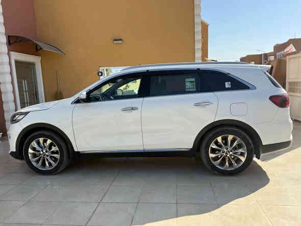 سورنتو 2020
6 سلندر
7 راكب كشنات جلد
بصمه تشغيل وابواب وجنطه
تبريد 3 قطع منفصل 
كامرة و حساسات اماميه وخلفيه 
بكلايت والايتات والبلاجكتور كلهن زنون 
2 تايرات جدد و2 نص عمر
وباقي المواصفات معروفه
مكفوله كفاله عامه من الصبغ والتبديل والبارد حت 
حدادية و مكينه وكير مكفولات
رقم قادسية مداوي ثاني يوم

***********
