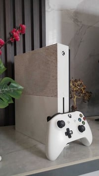 اكسبوكس وان اس نظيف مستخدم قليل كامل الملحقات وبسعر مناسب مكاني بغداد ...