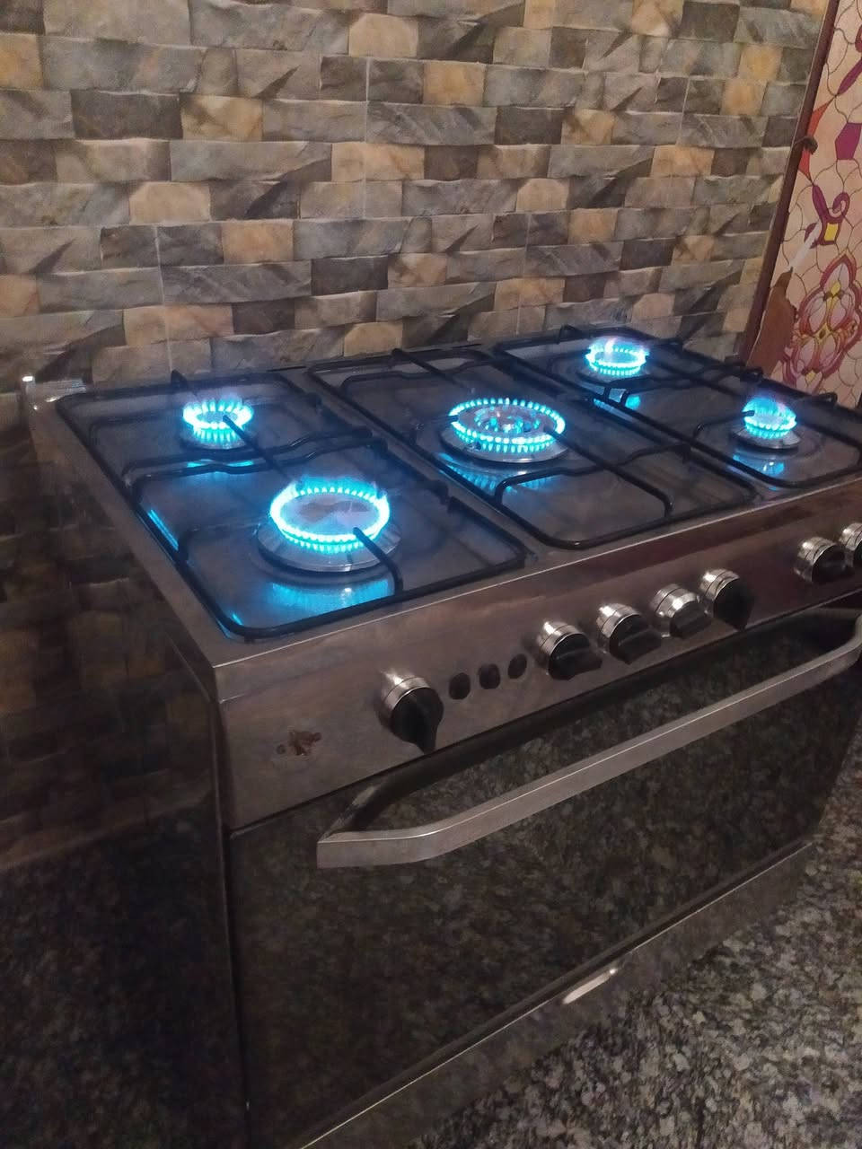 طباخ فريش مصري الاصلي نظيف جدا كله شغال عالفحص ناره زركه وقويه سعره 200 يوجد توصيل


**إذا كنت صاحب هذا الإعلان وتريد حذفه لأي سبب، رجاءا أرسل رسالة إلى الدعم الفني**