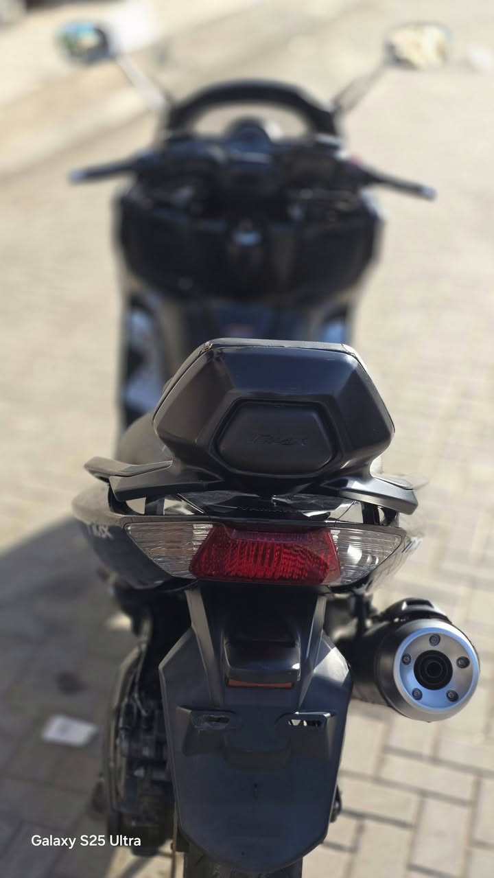 دراجه شلعه معدل بيه ٣سويجات وصل مال كلشي وكلاشي موجود اوراق طايح عليهن دهن بس مبينه كتابه مال معرض ماشيه ٢٧ دراجه جديده سعره ٤٣ وبيه مجال مكان بغداد مدينه الصدر *********** واتساب موجود فقط
