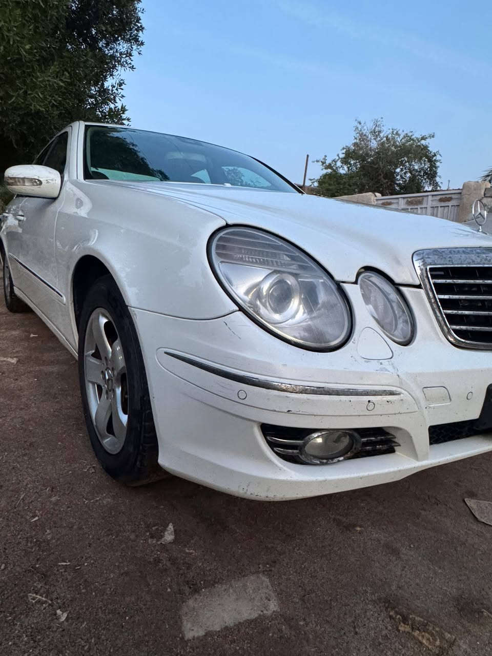 مارسيدس E320  W211 موديل 2003 رقم بغداد مشروع وطني باسمي مداور ثاني يوم على وضع البلاد ماعدا تبديل الجاملغ الامامي جهة السائق ومواصفات السيارة لا داعي لذكرها بالاضافة الى انها مزودة بكامرا ت تسجيل امامي خلفي وبالداخل إضافة إلى شاشة حجم كبير أصلية حديثة
السعر المطلوب 115 ورقة بيع مستعجل وفيها مجال بسيط للطيبين
الاتصال على الرقم ***********
