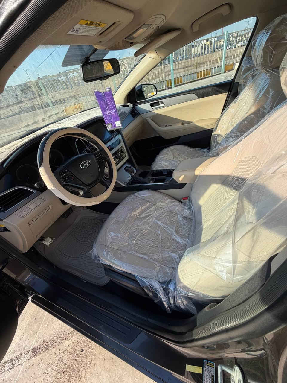 هونداي سوناتا 2015 وارد امريكي بيه جاملغ + بنيد صبغ رقم كربلاء مشروع وطني سنويه جديده 
مكينه كير حداده تخم تاير كله جديد جاهزه من كلشي سعر 112 وبيه مجال مكاني البصره 
*********** البصرة, العراق
