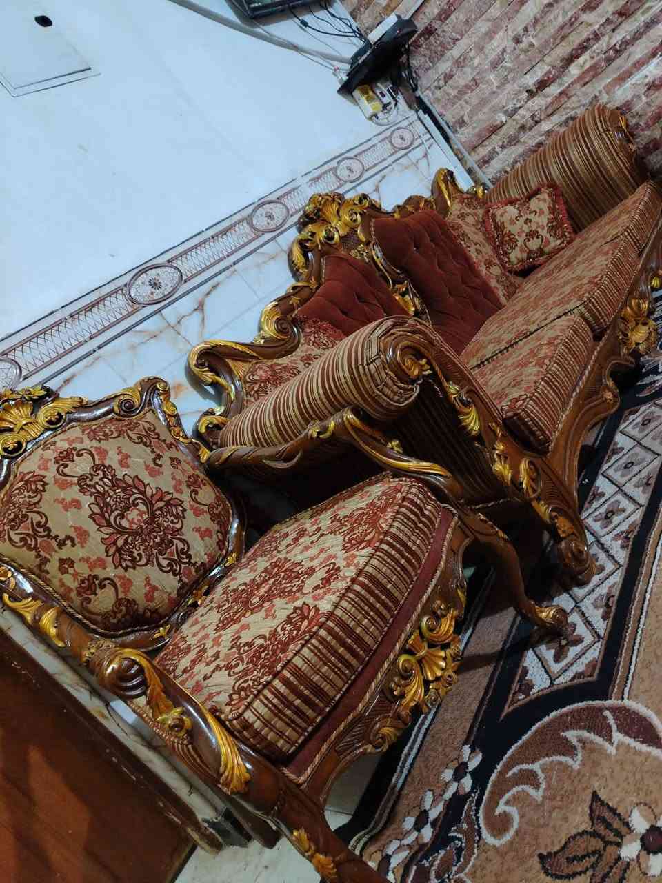 تخم زان للبيع
10 مقاعد كرويتات عدد 2
و4 كراسي نظيف جدا خشب صاج ?مكلفه بل نشر الشراي يتصل عله صاحب الرقم ***********
