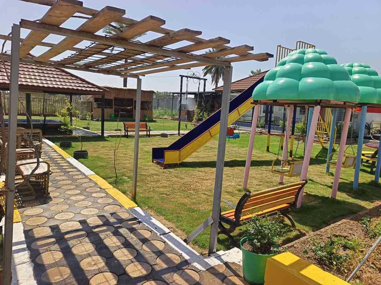 مزرعه شاليه روز الترفهيه للايجار
تحتوي على 
بيت مؤثث كامل 2 غرف نوم🎪🏡🏠
صالة كبيرة🏠
مطبخ جاهز مع الأواني 
مسبح كبير 🛝🌊
 🏖  
حديقه  كبيره🏕
مكان للشواء 🔥🔥🔥
 🚥🚥
كراج للسيارات 🚙🛻
ألعاب 
بليارد فيشه منضده طائره وكافه انواع التسليه🎱 
التأجير نهاري وليلي ويوجد مبيت 🌕☀️🌛🌛
المكان المدائن .سلمان باك 
للحجز الأتصال***********
 متوفر واتساب ايضا***********
