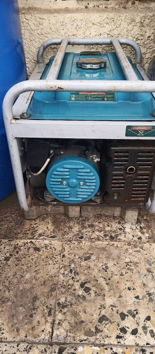 مولدة لبيع مع فولتية ابو 10 لبيع الماني الاتصال ***********
