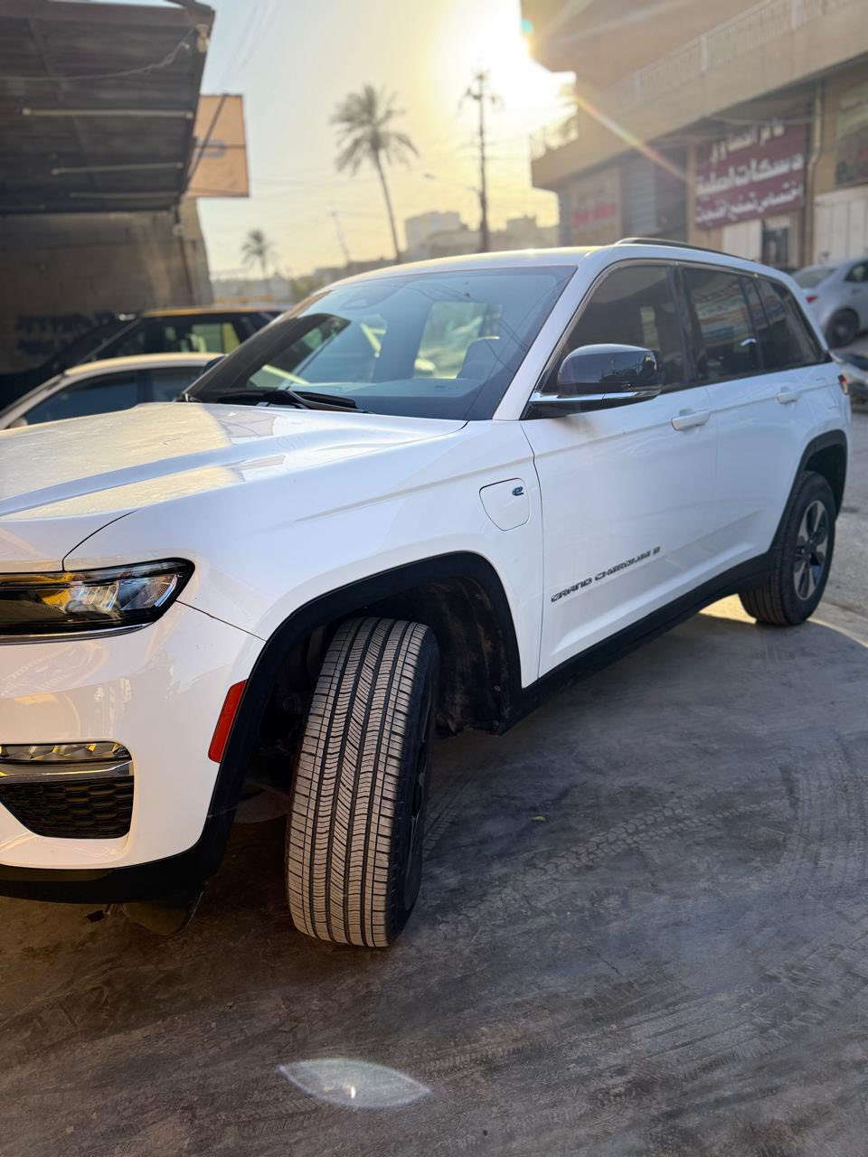 السلام عليكم
للبيع فقط
جيب هايبرد موديل 2024 وارد امريكي
الحادث / سرقة بدون اي حادث او صبغ فقط سرقة وكل القطع راجعة بلادي تفصيخ بدون قطرة صبغ وكما موضح في الصور بالمنشور ورقم الشاصي بالصور موجود
فول مواصفات 
بانوراما
3 شاشات 
رادارات وتوقف ذاتي 
حساسات
تحديد مسار 
وبعد بيها هواية مواصفات 
البطاريات كلها مكفولة وشرط الفحص 
الكهرباء والهايبرد 
محرك كير حدادة كشر كلها مكفولة وشرط الفحص 
السيارة كاملة مكملة الف متصرف عليها 
الرقم بغداد الجديد
مكان السيارة بغداد
الرقم او واتساب ***********
