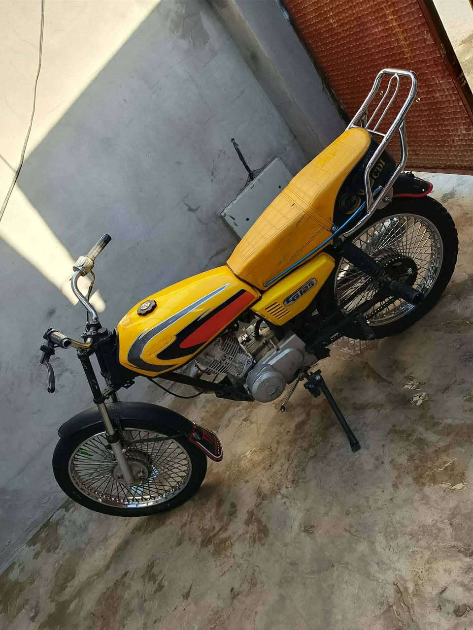 سلام عليكم دراجه لبيع ارشه بيه خيط تبخير السعر 275 وبيه مجال موديل 19 بكاني بعقوبة ***********
