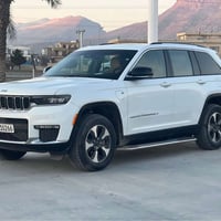 جراند شيروكي • ٢٠٢٢ • بنزين كهربا هايبرد