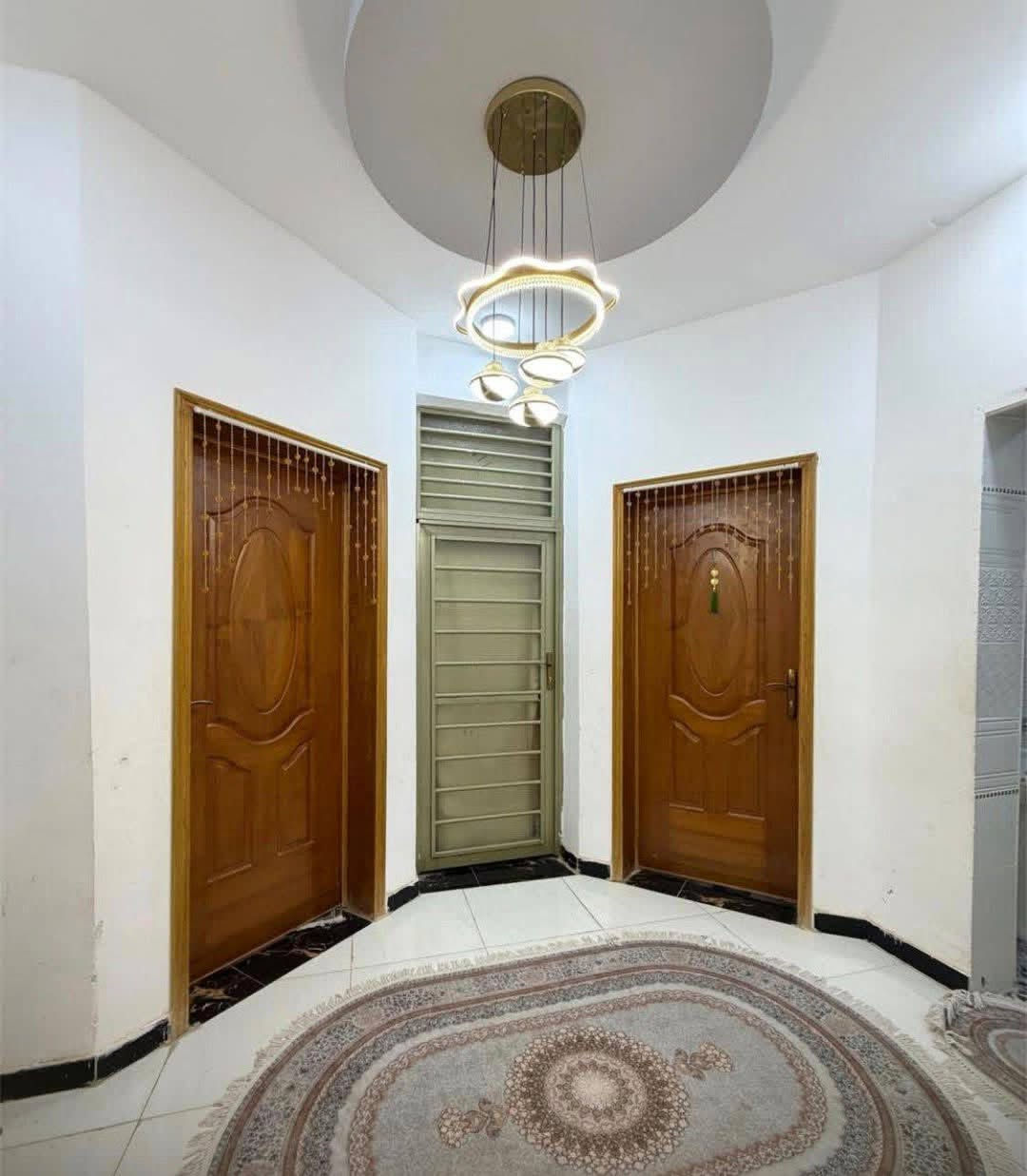 مجمع الدوح بناء ٢٣ سنه
مساحه ٢٥٥ بناء شخصي 
بيت ديكورات كله 
مطلوب للعقار ١٠٠
وبيد البائع ١١٥
موقعه قريب ع حولي مدينتي
*********** واتساب 
***********
