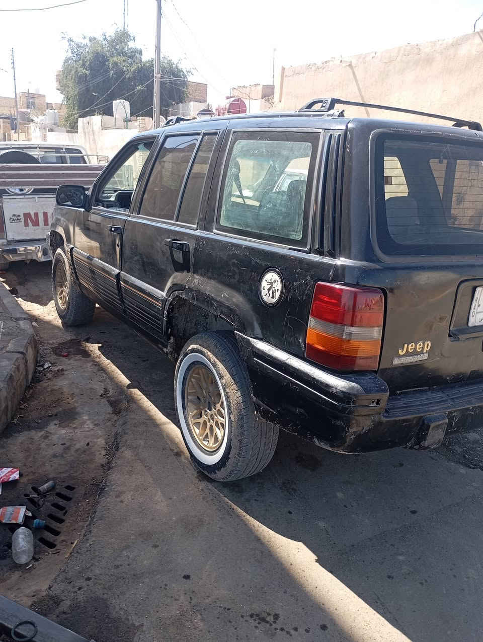 يالله جيب شيروكي موديل 93 سياره حلوه ومرتبه مال واحد عند عمل بيهه لعائلته
رقم بغداد سنويه عاج منتهيه ب 20 
كير ومكينه ففتي خير من الله كهربائيات شغاله
راعيه بنجف هوه وابو الوكاله وابو الوكاله عندي وكالته ومستمساكته بس ما واصله
ابيع هل موجود اتعهد سرقه وعشاير فقط
السعررر 26 وبيهه مجال للشراي بخدمته
مكاني ناصريه الغراف اتصال وتساب
***********
