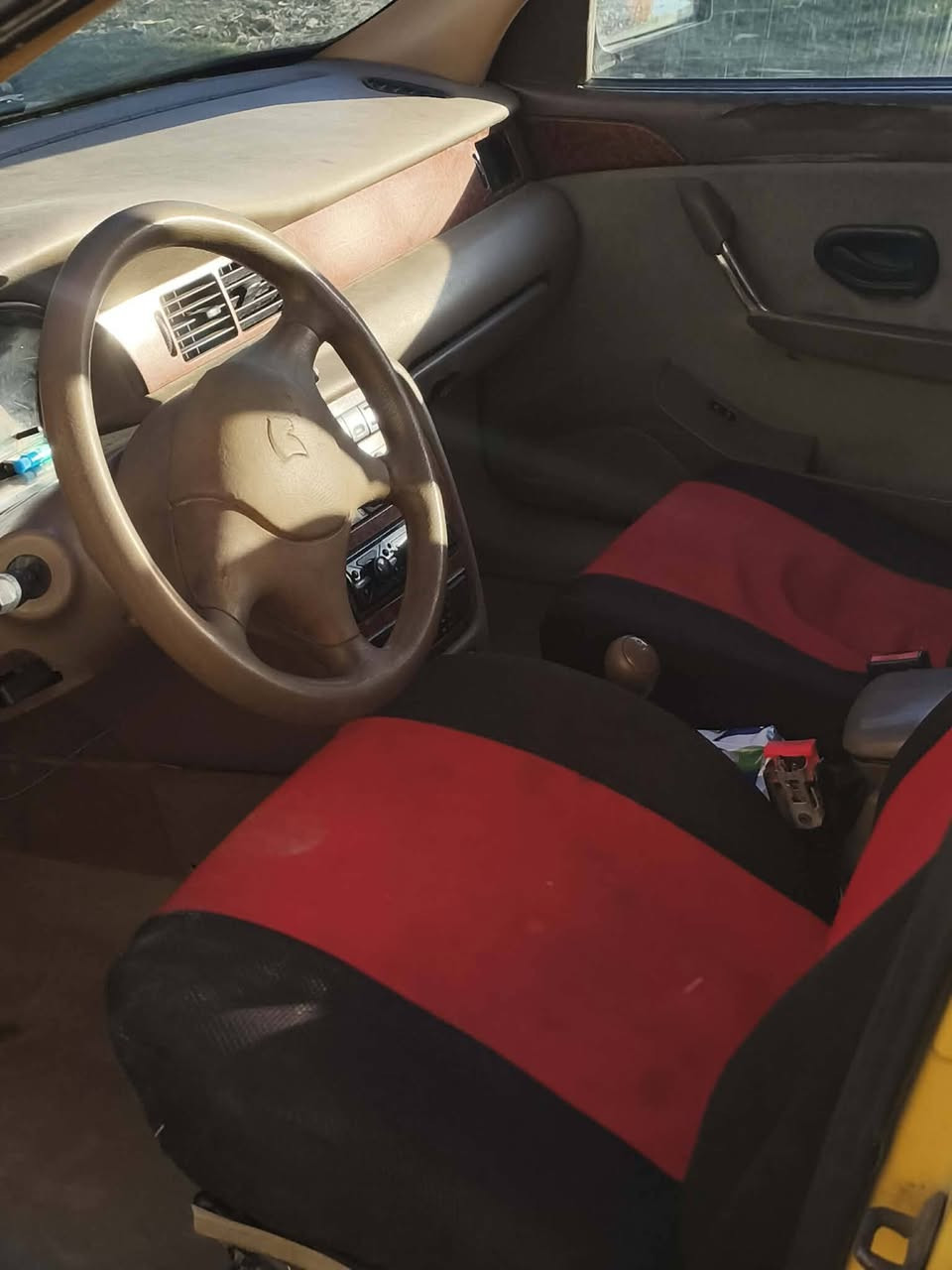 سمند موديل ٢٠١٢ مكفوله كير ومكينه وكهربائيات وتايرات جدد سنويه نافذه بلعشرين مصفره غرامات كشرتها حلوه وتبريد وتدفئه شغالات راعيها موجود بلعماره وعنوان السياره بلمشرح السعر ٢٢ وبيها مجال بسيط ***********
