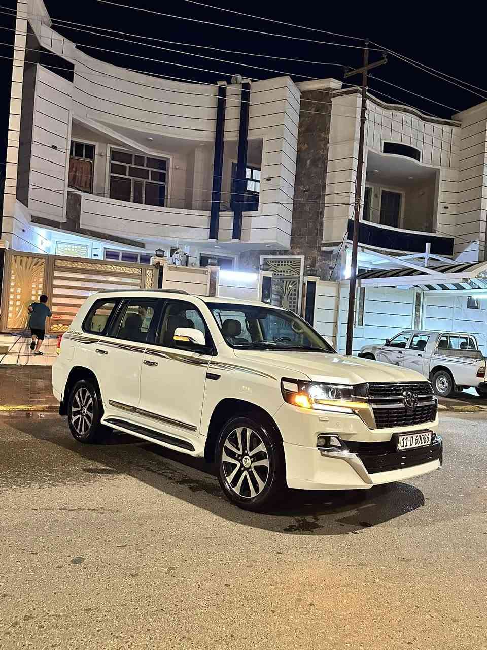 السلام عليكم
لاندكروزر 2017 وايت ادشن فول مواصفات 

صوره سونار موجوده عارضها ب 39 الف 

رقم التواصل ***********
