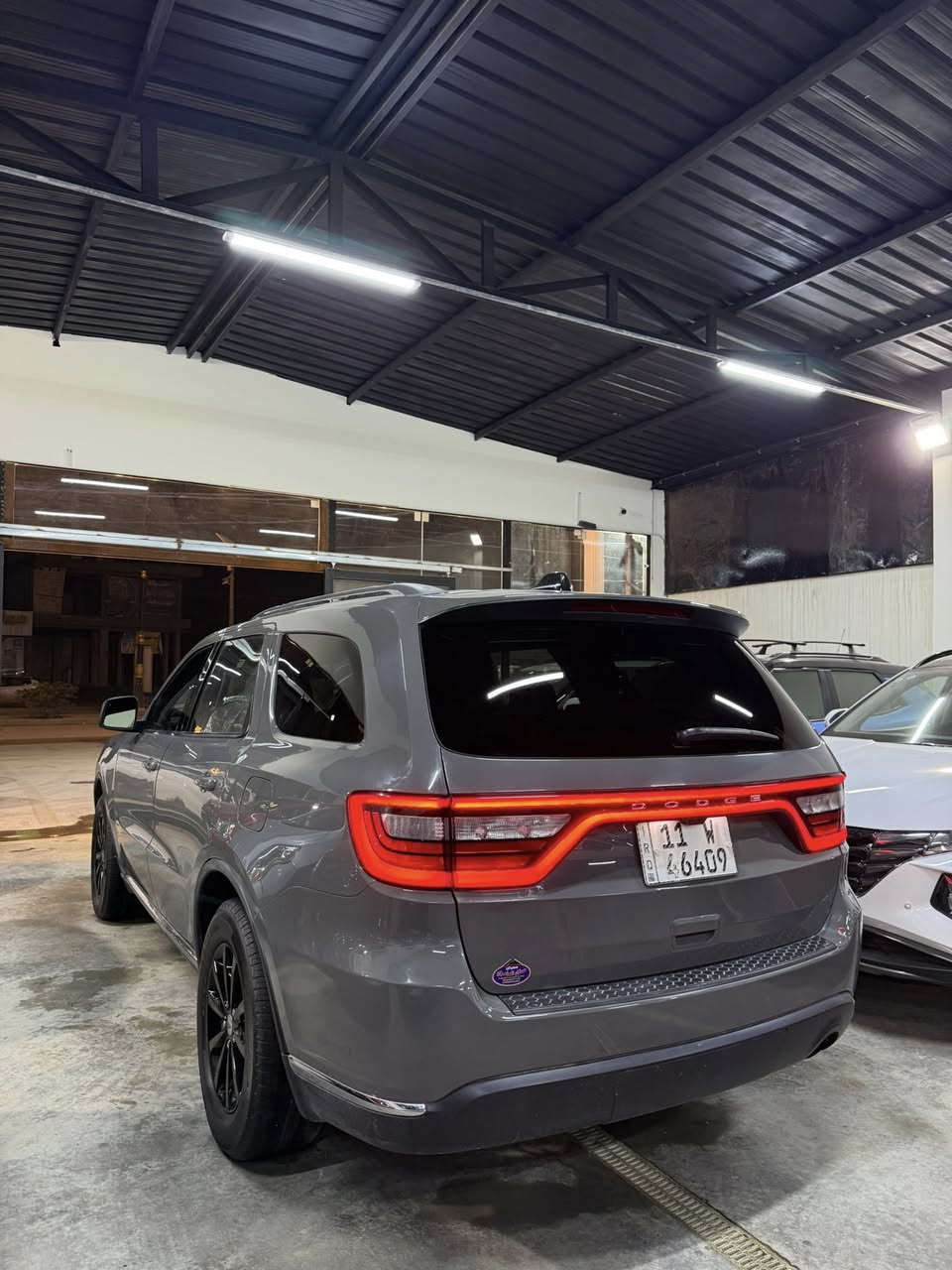 متوفر داخل صالة عرض شركة ( نجوم السواحل ) ✅
دوج دورنكو 2023 SXT PLUS 
حادث السياره گما موضح بالمنشور 
بدون تبديل + بدون صبغ + بدون أيرباك 
بارد بين الجاملغ والباب فقط ( جاملغ جهة اليسرى كلير امريكا ) 
1-بصمة تشغيل +تشغيل عن بعد + بصمة أبواب 
2- مقاعد جلد 
3- داخل أحمر 
4-مقعد السائق كهرباء 
5-مقاعد أمامي تدفئه 
6-ويلكب اسود  
7-تحگم سترين
8- رادارات جانبيه 
9- كامرا دواره 360 
10- ستيرن تدفئة 
معروضه 285 بيه مجال بسيط 
زورونا الى موقع الشركة 
بابل _حي الطياره _قرب شركة آسياسيل 
او الأتصال ع الأرقام التاليه 👇👇👇
*********** / محمد الحميري 
*********** / علي الجبوري
