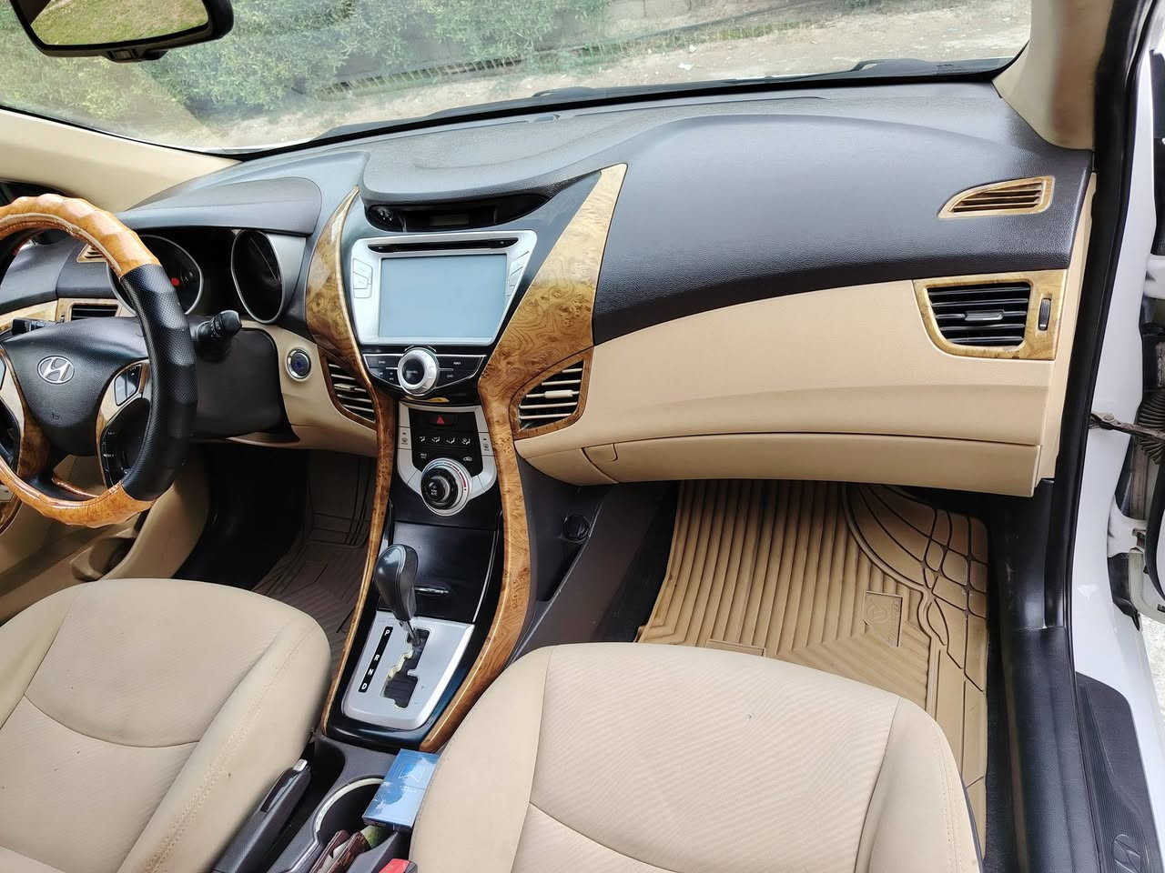 سلام عليكم النترا 2012 خليجي
بغداد رقم الجديد تحويل ثاني يوم  فول موصفات بصمه كامره شاشه بلاديه اشير بل مري البواب بصمه محرك 1800 داخل لونين بيها البنيد مصبوغ وبارد بل قليل السعر 112$ بيها مجال بسيط العنوان بغداد حي الجهاد منطقه المكاسب ***********
***********
