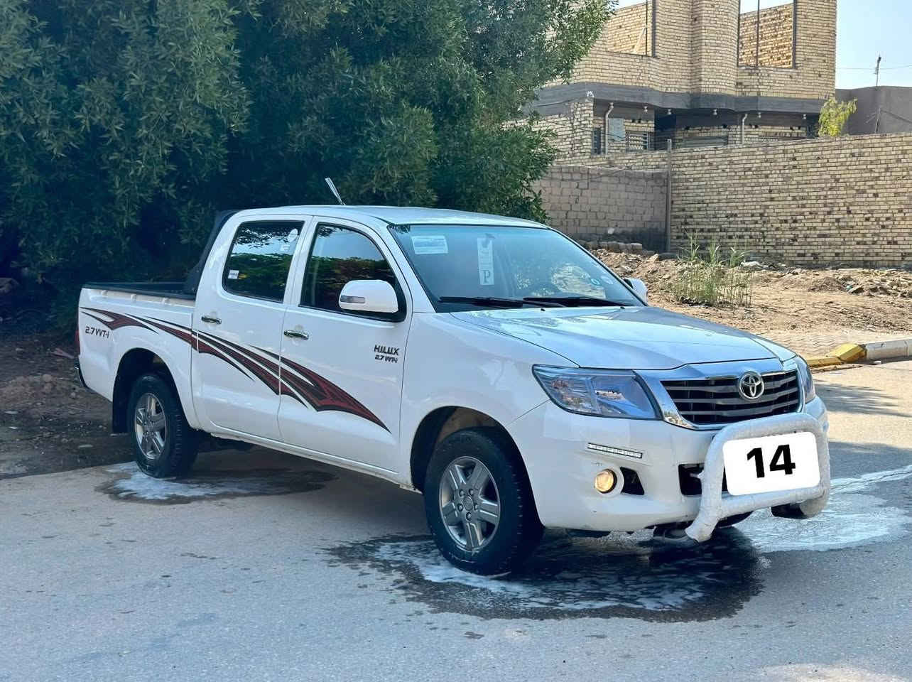 السلام عليكم تيوته 2014 كويتي شاصي 19 السياره كارتون رقم قادسيه بسمي بيه رشه صبغ شويه بل الجاملغ الخلفي والباقي مكفوله كفاله عامه السعر168 وبيه مجال للستفسار*********** مكان السياره السماوه علمن السياره كارتون ما عايزه شي
