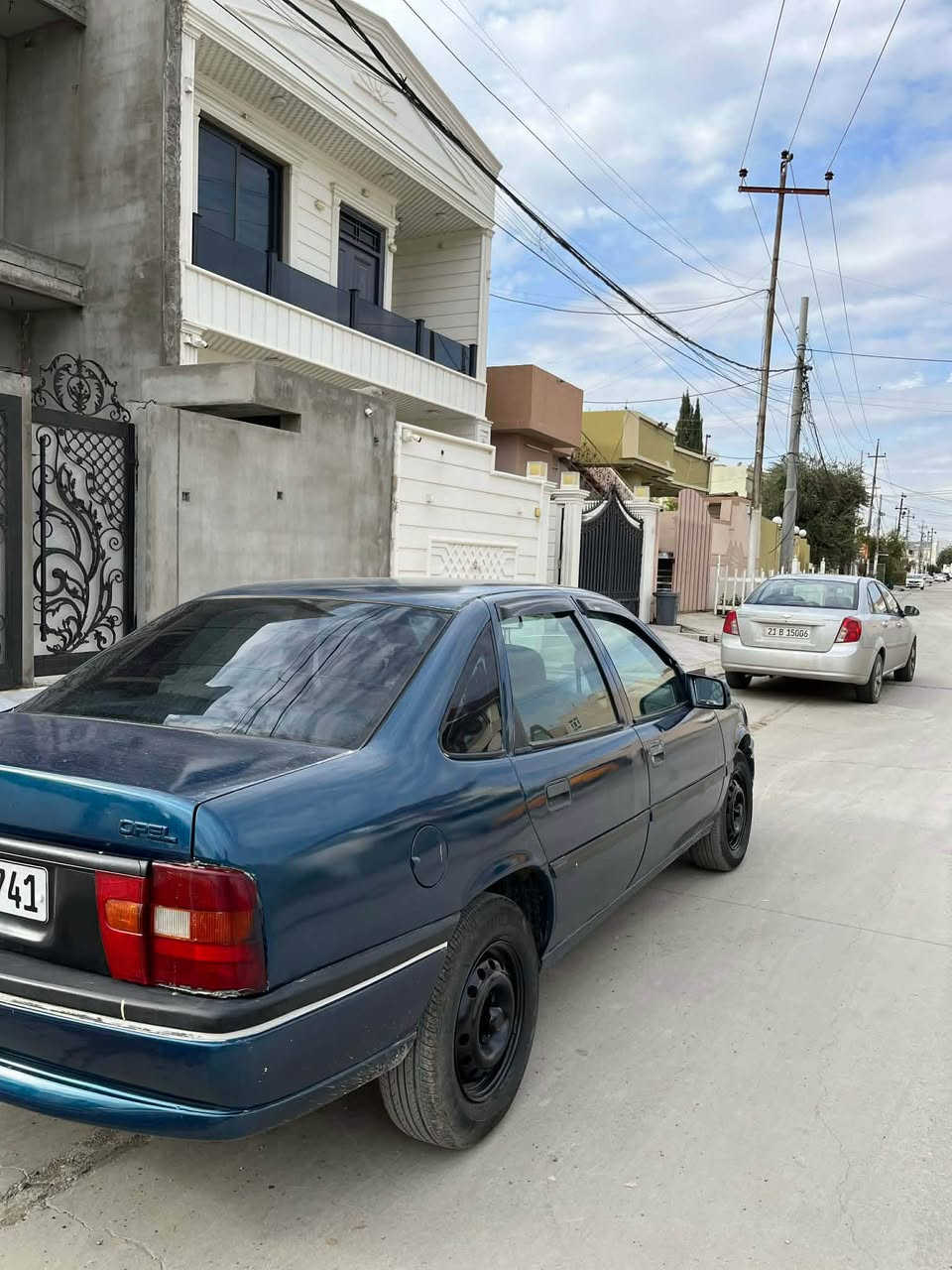 سلام عليكم اوبل فكتره موديل ٩٥ محرك ١٨ عادي  سياره جديد جاهزه ما بيه مصروف   رقم سليماني شرط تحويل سنويه لحد ٣١  سعر ٣٧ بيه مجال مكان سياره كركوك  رقمي *********** كركوك, العراق
