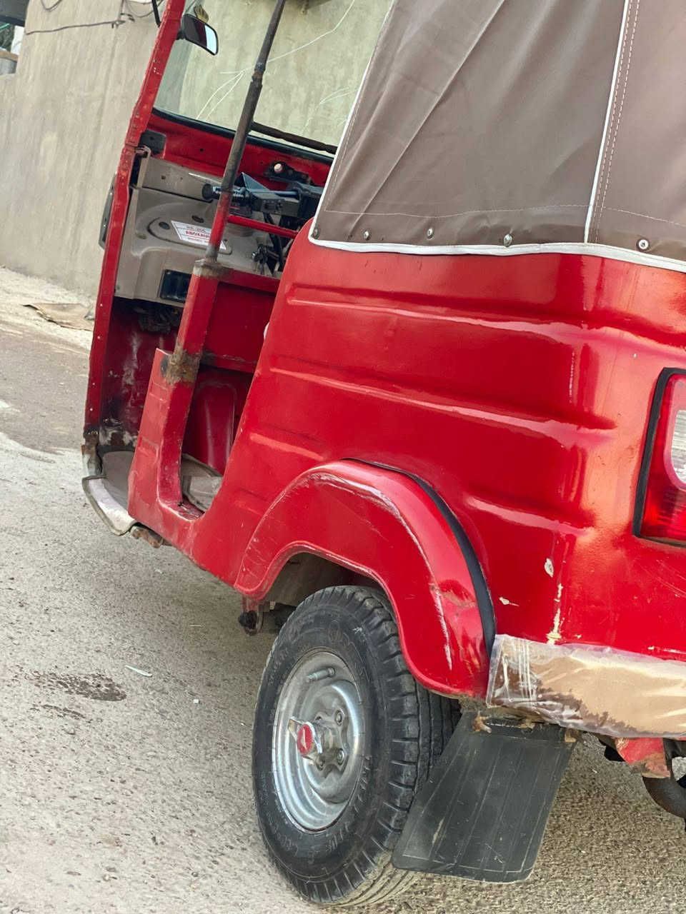 السلام عليكم تكتك موديل 17 مكينة جديدة اوراق المصطفى تخم تاير مبدل الدوسة مال السايق والورة بلادية دوشمة جديد جادر تكتك جاهزة سعر 3300 وبيها مجال مكاني بغداد ***********
