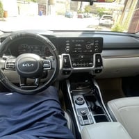 سورنتو 2023خليجي مكفوله كفاله عامه بس بيه بارد بالجاملغ الخلفي بسيط  ر...