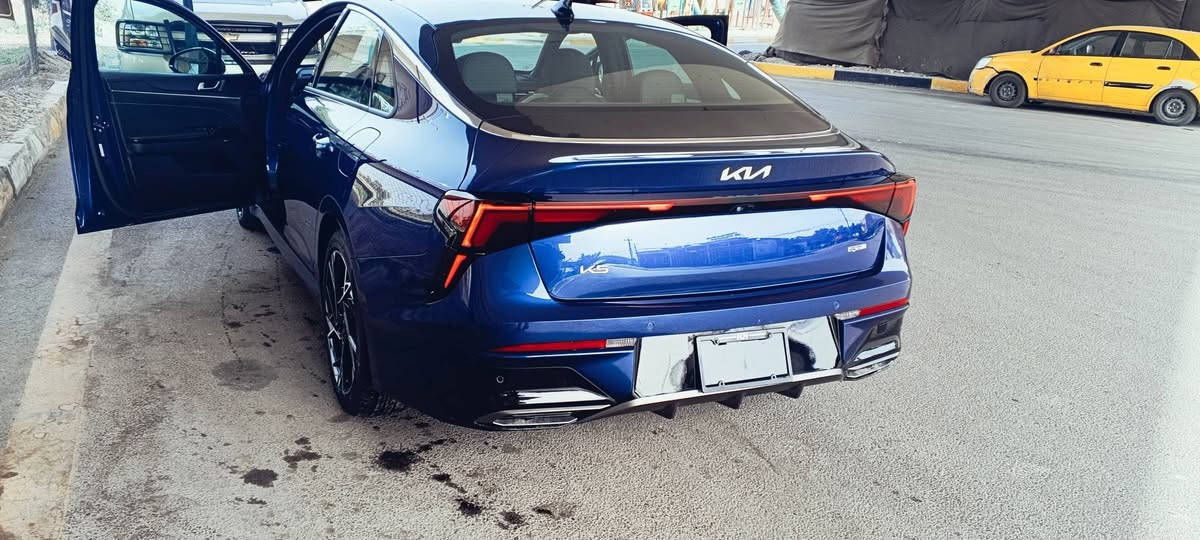 🔥 Kia K5 2025 GT-Line 🔥

✨ المواصفات الكاملة:
✔️ بصمة تشغيل
✔️ سقف بانوراما
✔️ جلد لونين (أسود مطعّم بالأبيض)
✔️ هندبريك بصمة + Auto Hold
✔️ شاحن وايرلس
✔️ لايت زينون بلادي أمريكي
✔️ محرك 2500cc قوي وثابت
✔️ شاشة ديجيتال كبيرة متصلة
✔️ كرسي سائق كهرباء
✔️ تدفئة مقاعد أمامية
✔️ إضاءة LED خلفية
✔️ قيادة ذاتية
✔️ كامرة 360° دوارة
✔️ رادار مسار + رادار جانبي
✔️  نظام صوت من شركة BOSE
✔️ أوتو بريك

⚠️ تفاصيل الحادث:
🔹 تبديل بنيد وجاملغ أيسر أمامي ونصبغن 
🔹 بيها ايرباك ستيرن متبدل
🔹 بدون رقم باسمي اني المستورد 

💰 السعر: 18,500$ وبيه  مجال
📞 للتواصل والاستفسار:  ***********
