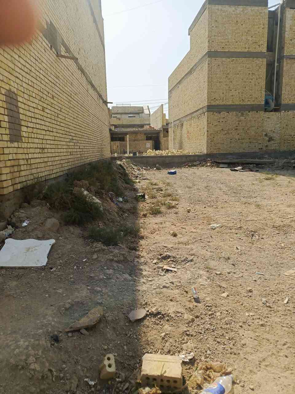 السلام عليكم قطعه للبيع المساحه 100متر النزال20والواجه٥ موقع القطعة بل الخطيب متوازي واريد ابيع رقم ***********
