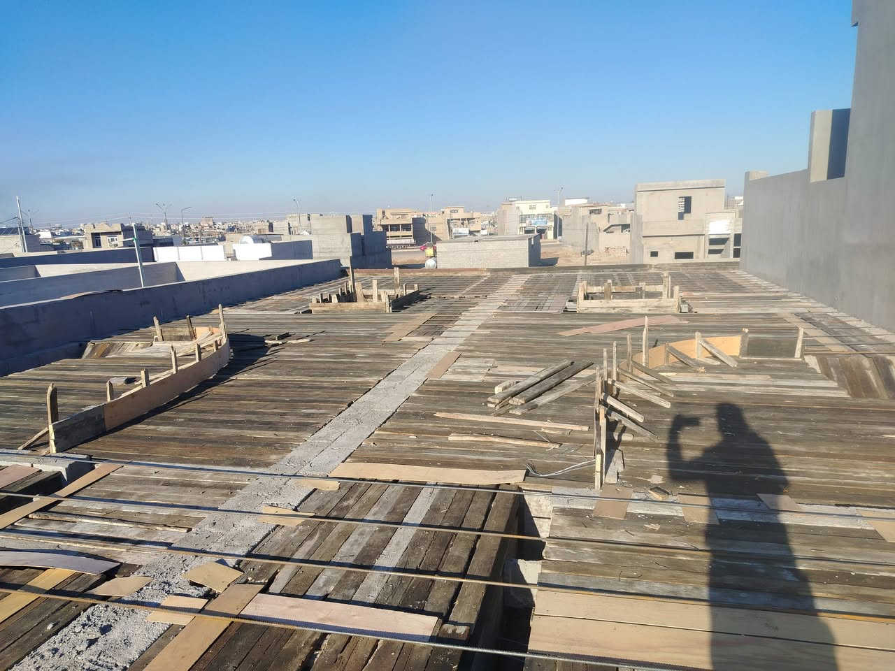 السلام عليكم ورحمة الله 
عملنا داخل كركوك بسعار مناسبة
شعندك بخدمتك 
أساس _ رباط _ سقف _ واجهة ديكورات 
أتفضل خاص 
او اتصل *********** متوفر واتساب.!
